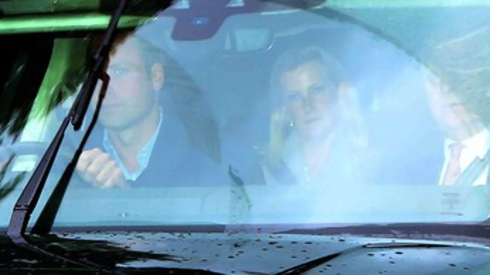 Prince William pricestoval za chorou kráľovnou.