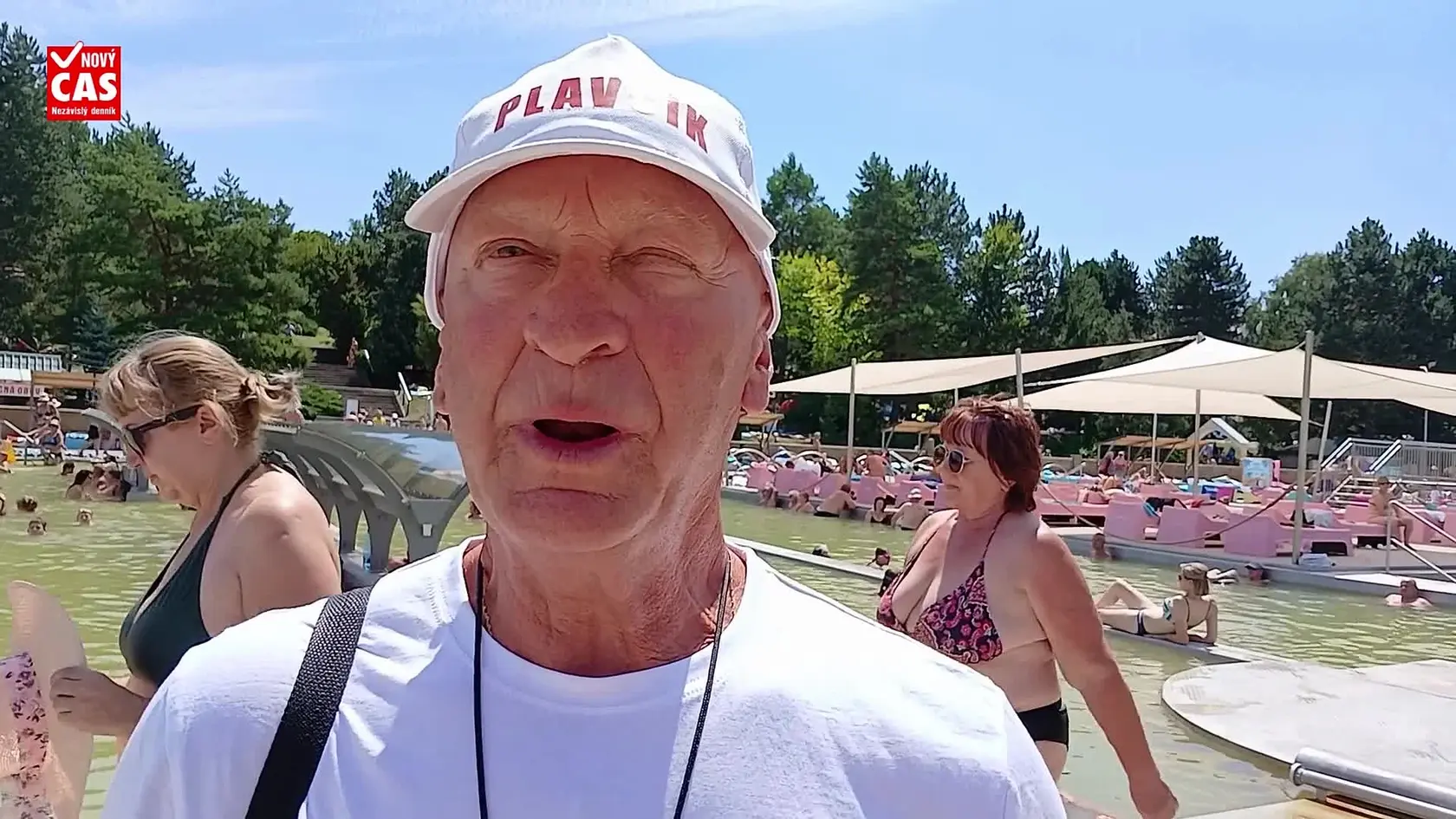 Ani vek ho nedokáže zastaviť! Milan Jandura (69) z obce Čaka (okr. Levice) je hlavným plavčíkom na kúpalisku v Podhájskej. Začal pred desiatimi rokmi, lebo doma na výsluhovom dôchodku sa nudil.
