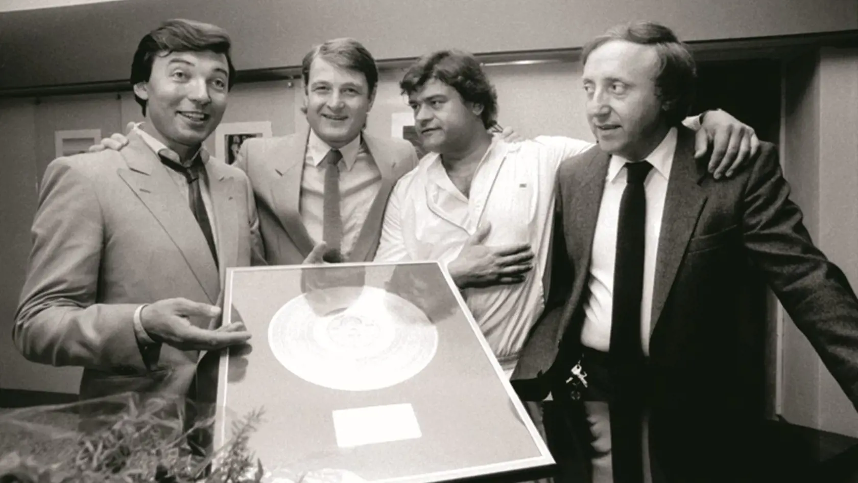 OSTAL UŽ LEN FELIX SLOVÁČEK Karel Gott, Ladislav Štaidl a Karel Svoboda, zľava, už tvoria v nebi.