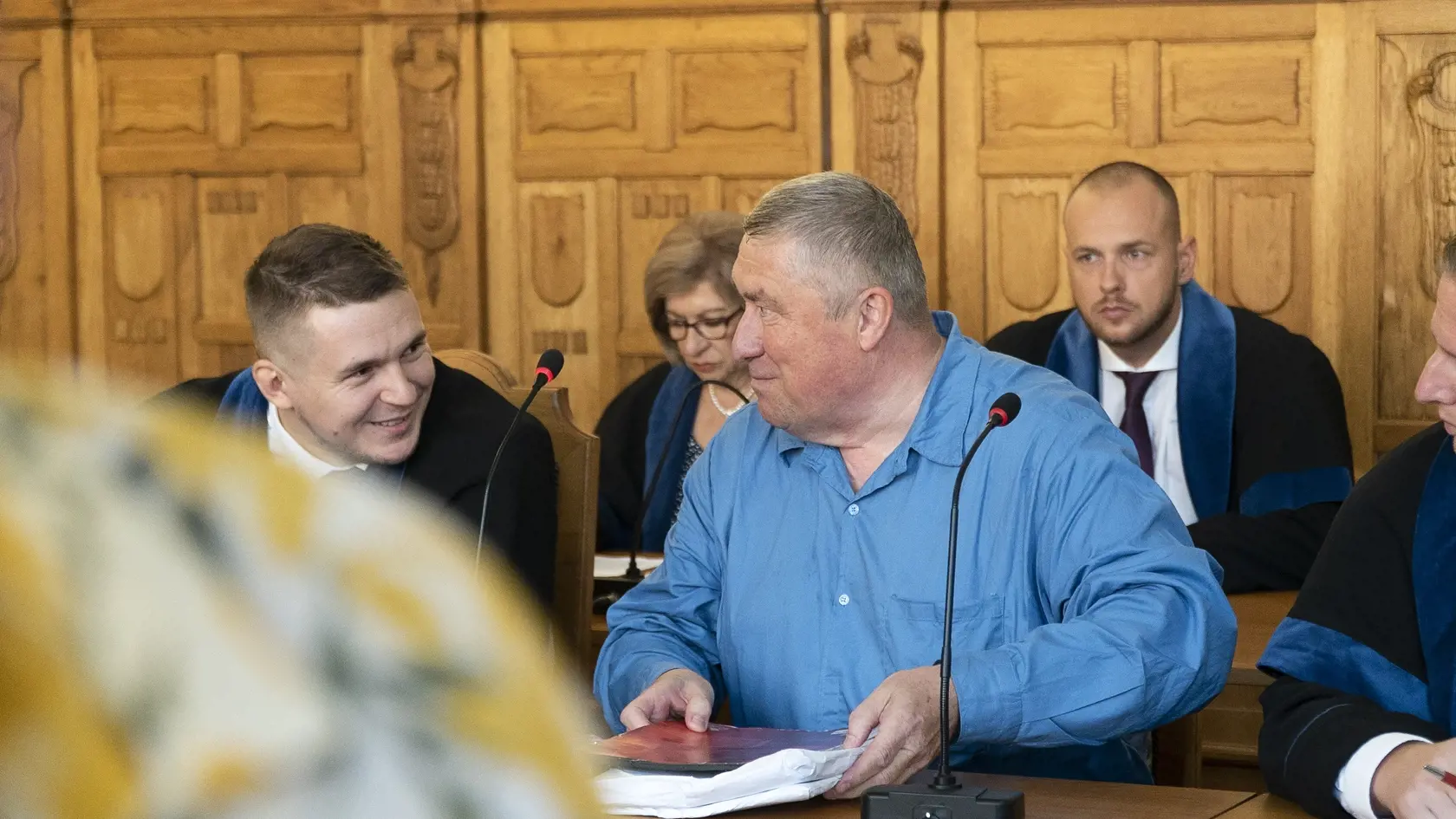 Odsúdený Dušan Kováčik na súde prvýkrát vo väzenskom mundúre dňa 8. septembra 2022.