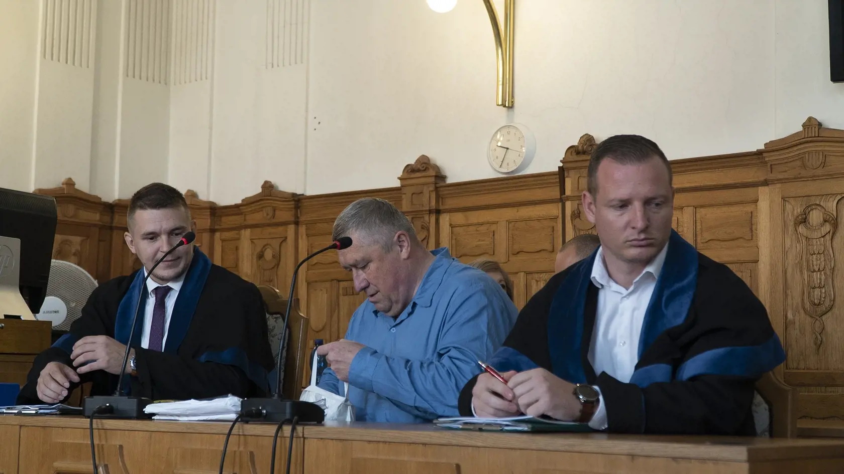 Dušan Kováčik na lavici obžalovaných v prípade prijatia úplatku vo výške 50-tisíc eur dňa 8. septembra 2022.