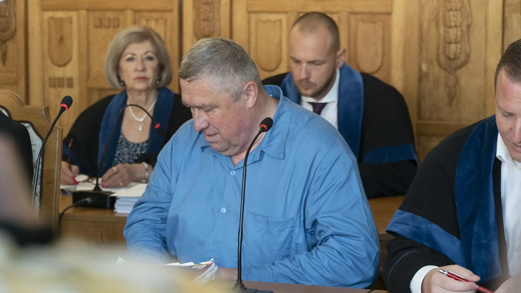 Dušan Kováčik na lavici obžalovaných v prípade prijatia úplatku vo výške 50-tisíc eur dňa 8. septembra 2022.