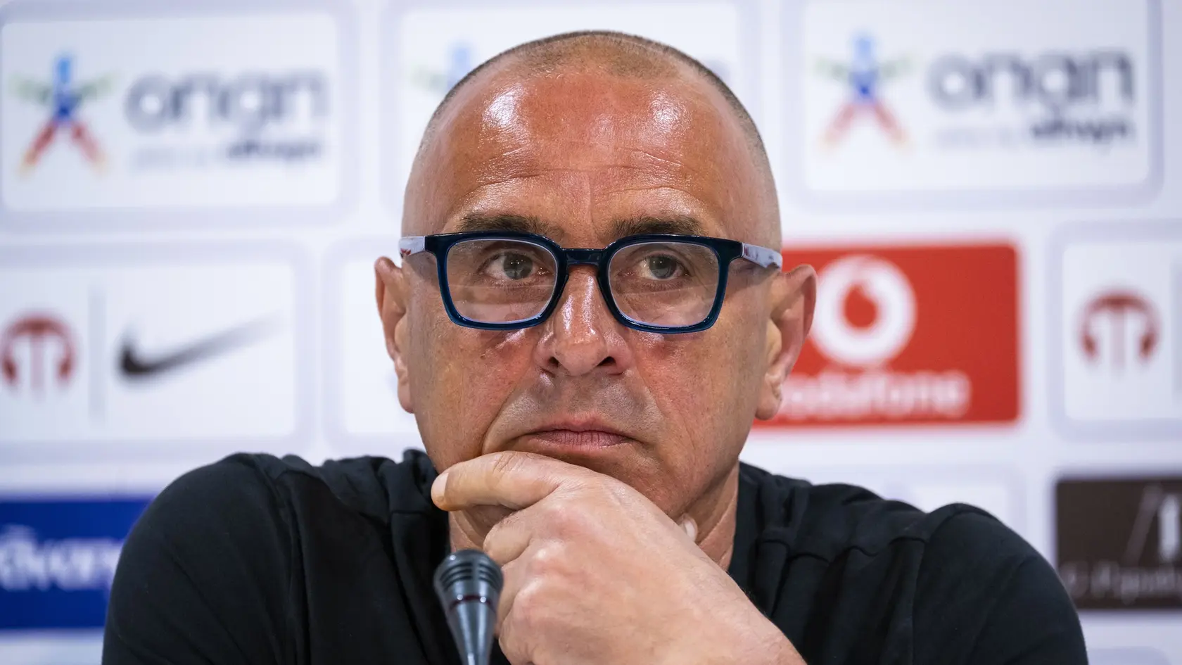Na snímke tréner slovenskej futbalovej reprezentácie Francesco Calzona počas tlačovej konferencie Slovenska.