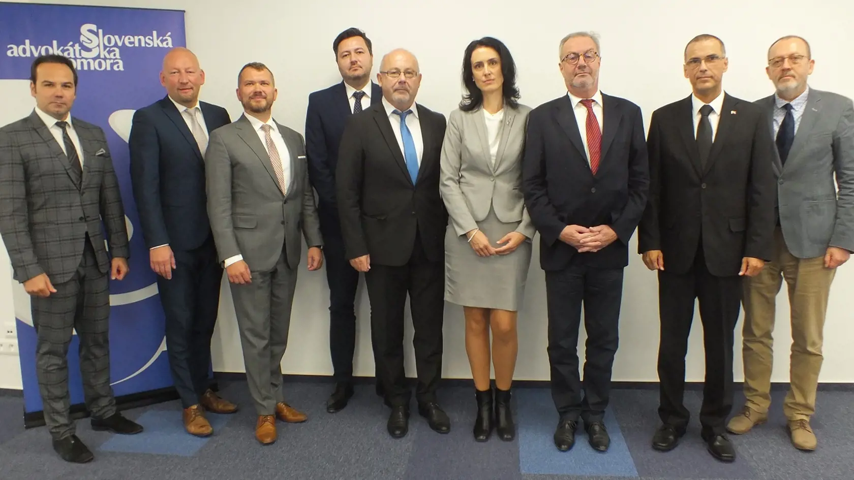 Pod vyhlásenie sa podpísali Ján Šikuta za Najvyšší súd SR, Pavol Naď za Najvyšší správny súd SR, Maroš Žilinka za Generálnu prokuratúru SR, Viliam Karas za Slovenskú advokátsku komoru.