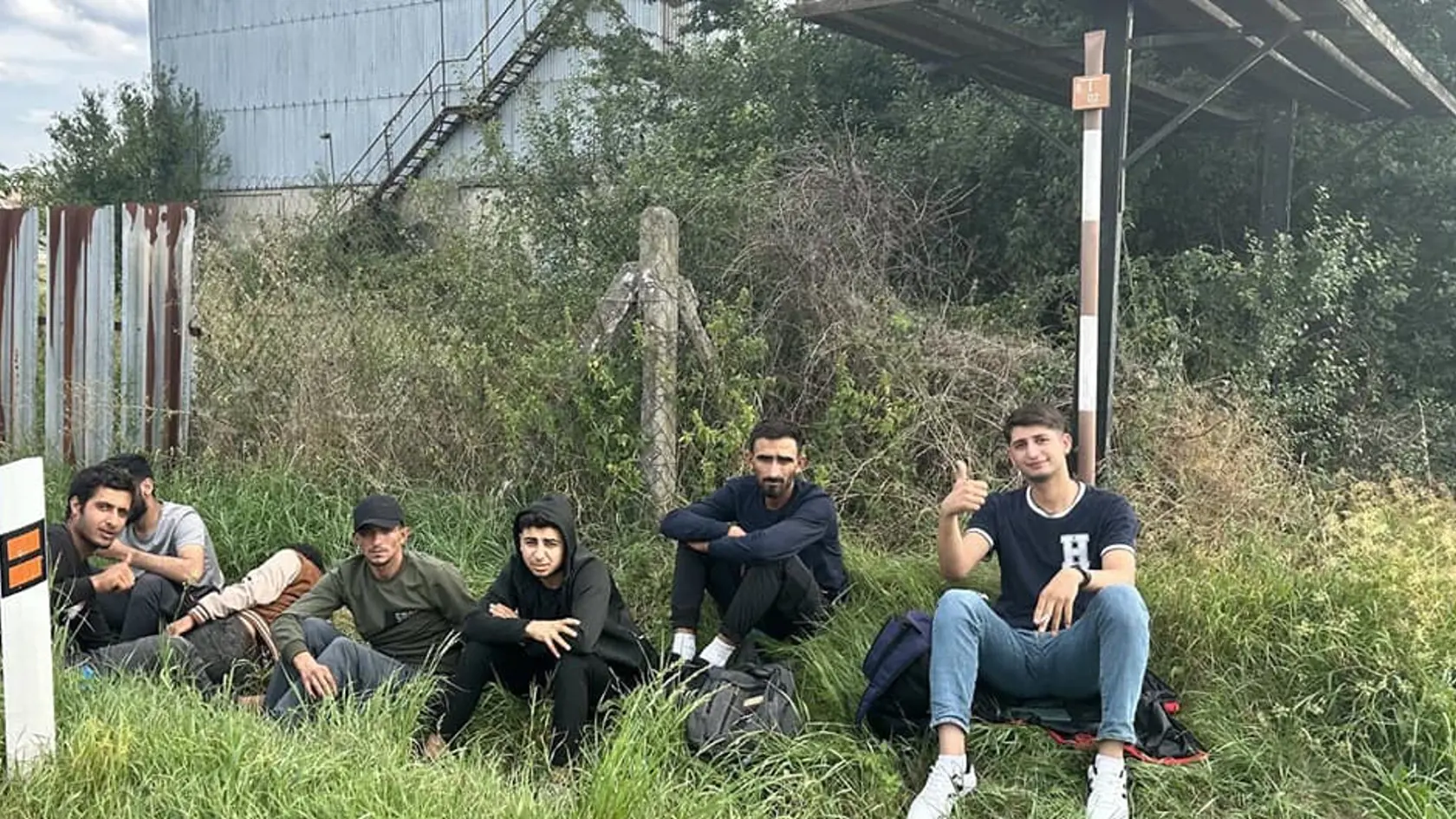 Nelegálni imigranti neprechádzajú štátne hranice Slovenska len v okrese Veľký Krtíš. Snímky nafotené v Šahách a okolí 1.9.2023.