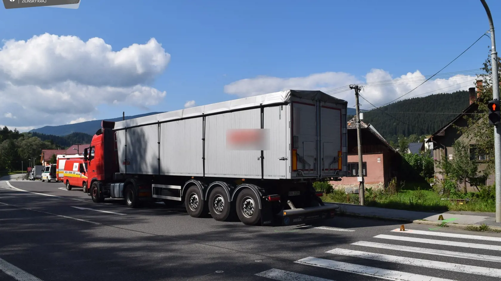 Zrážku s nákladným autom v Dolnom Kubíne neprežila 68-ročná chodkyňa