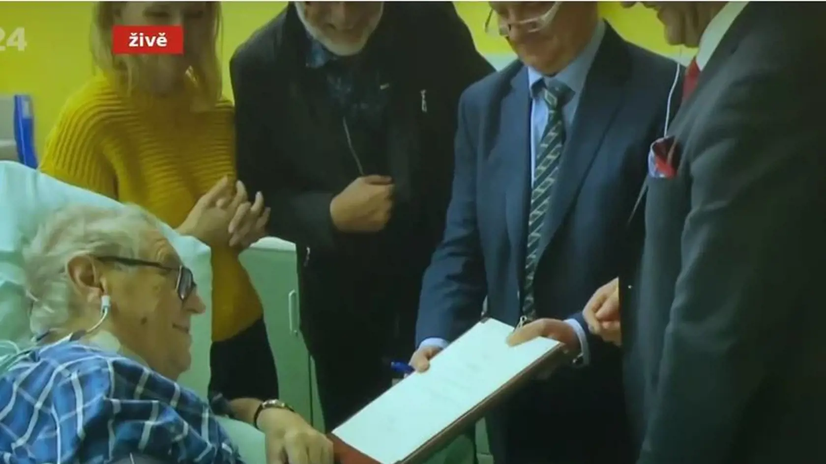 Hrad zverejnil video s hospitalizovaným prezidentom Zemanom