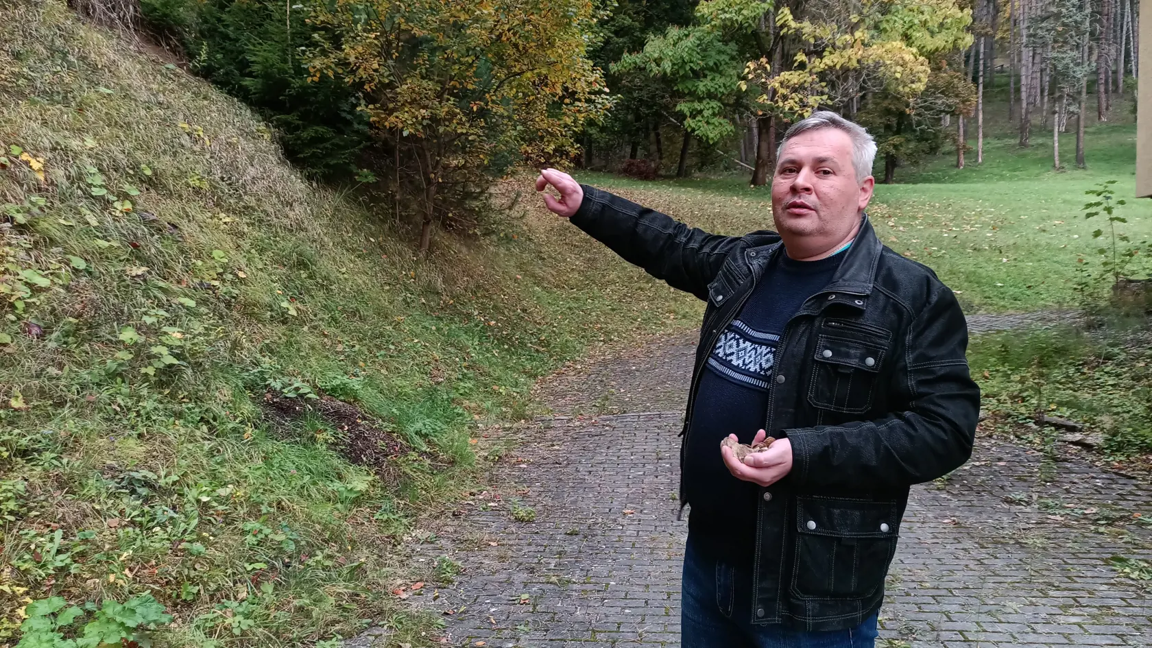 Na tomto svahu sa dajú nájsť stovky numulitov.