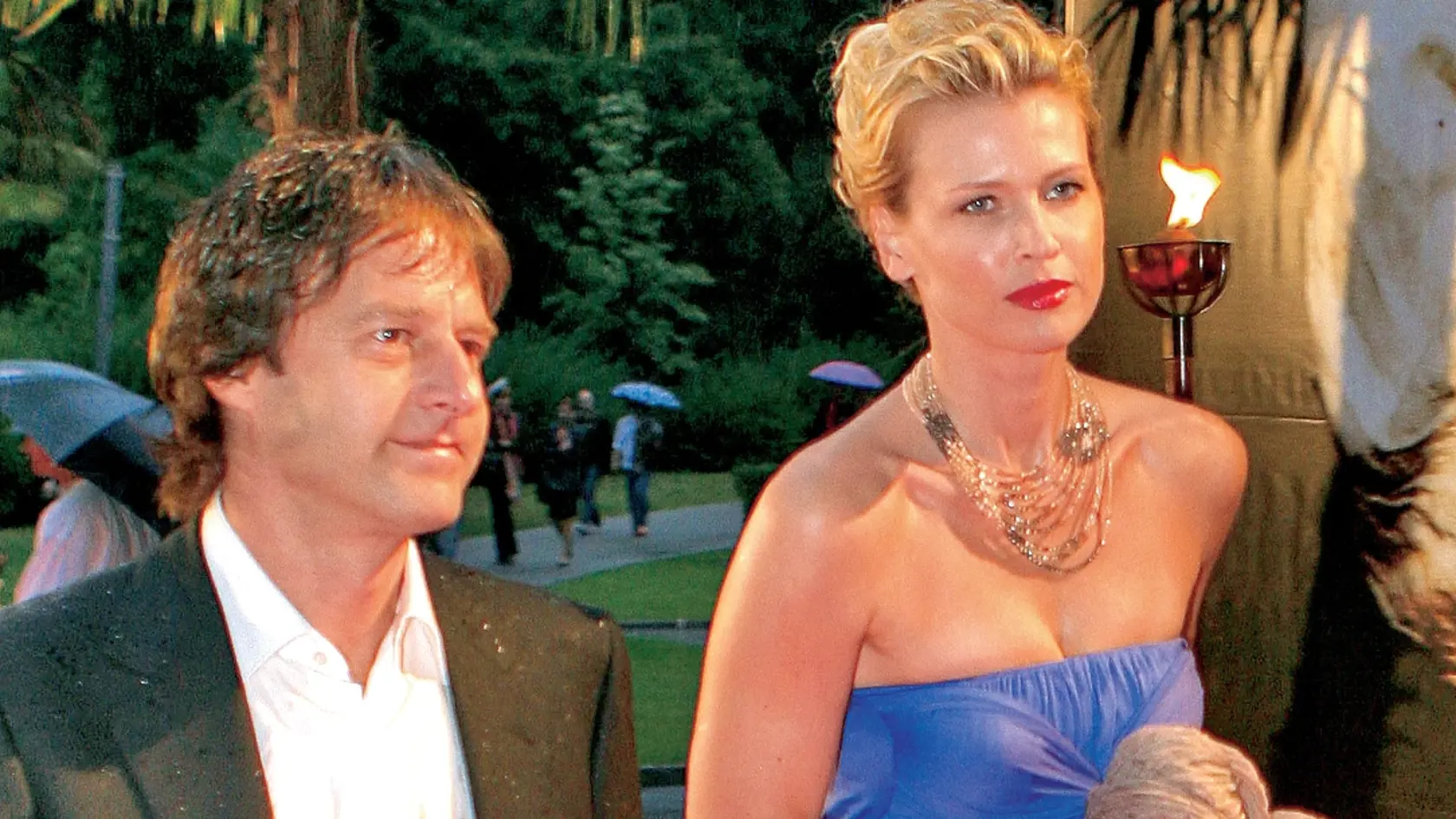 premiéra filmu Jánošík, premietanie, hostia, Paľo Habera, spevák, Daniela Peštová, partneri, červený koberec
foto: Ladislav Prikler
Uverejnené: Šarm 37/2009

pôvodný súbor:11_IMG_0210.eps