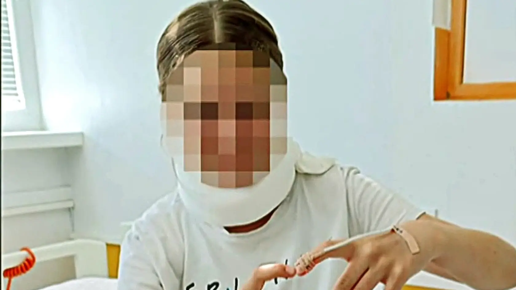 Školáčka skončila v nemocnici a čaká na operáciu.