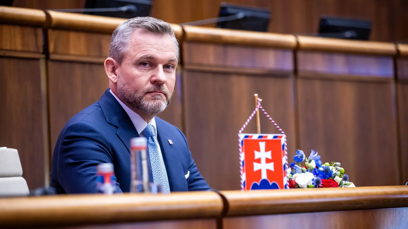 Prezident podporuje, aby sme na armádu míňali viac.