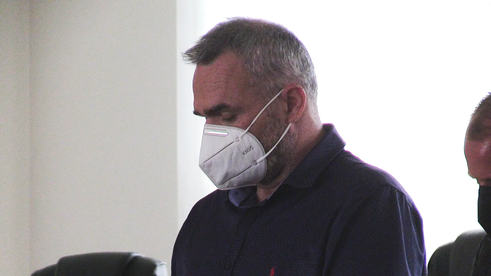 Ex-hokejový reprezentant a bývalý zástupca primátora mesta Prešov René Pucher stojí pred sudcom Špecializovaného trestného súdu pre údajné prijatie úplatku.