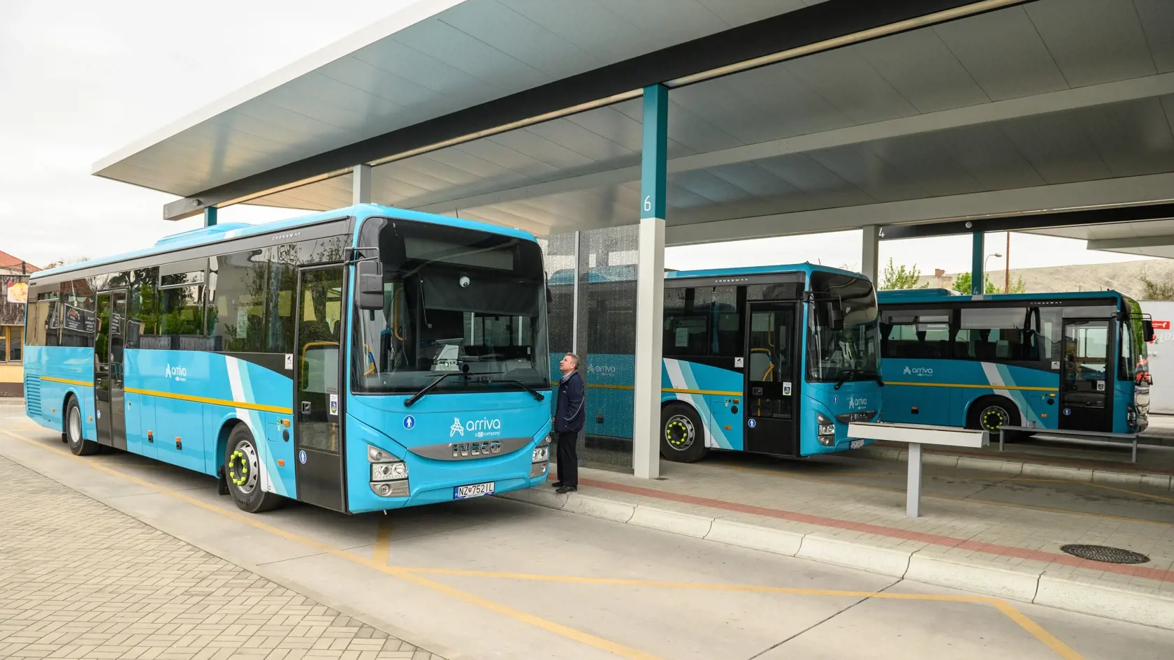 Ako uviedol Peter Stach, skupina Arriva, prevádzkujúca autobusovú dopravu, má skúsenosť s jednotným cestovným lístkom napríklad z Holandska. „Tá potvrdzuje, že ide o funkčné riešenie, z ktorého majú cestujúci úžitok,“ dodal.