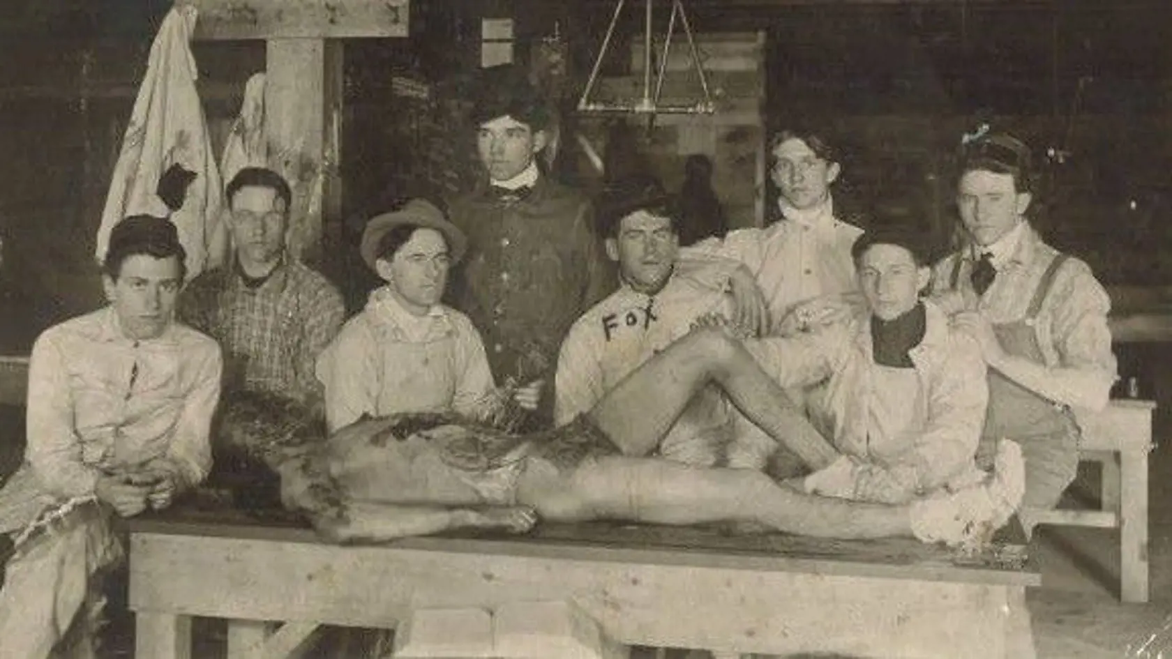 Obrázky pitiev zo začiatku minulého storočia ukazujú, že hygiena poča úkonov nehrala veľkú rolu.