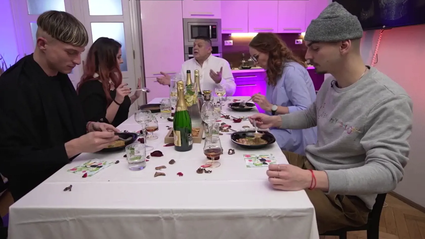 Erik Hilár Lakatošovie sa po dlhej dobe predvedie na Jojke v šou Bez servítky.