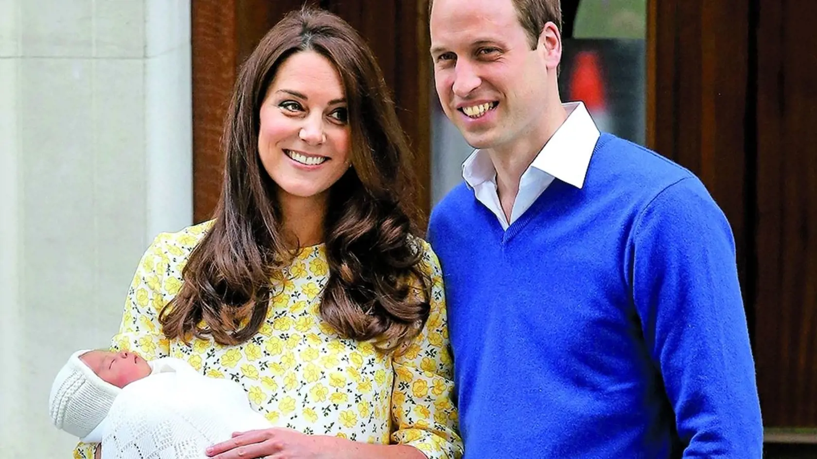 Vojvodkyňa Kate (33) s princom Wiliamom a princeznou Charlotte.
