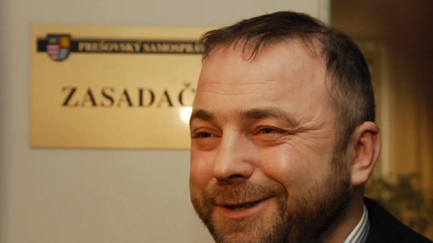 Jozef Kičura - jeho firma v roku 2002 sprivatizovala autobusovú dopravnú spoločnosť. Zamestnanci SAD Prešov, ktorej bol generálnym riaditeľom, boli viackrát v štrajkovej pohotovosti. V roku 2017 bol J.