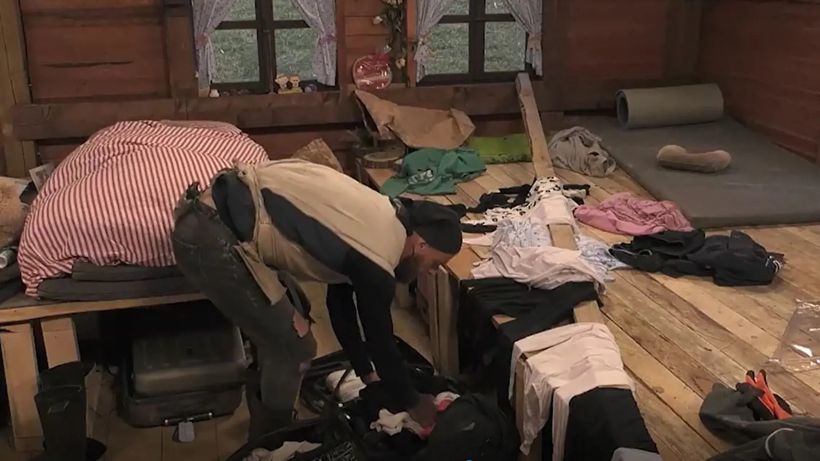 Nepomohol ani plač. Peťo si musel zbaliť veci a v šou skončil.