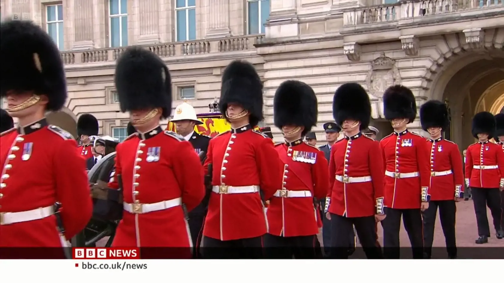 Kráľovná naposledy opustila Buckinghamský palác.