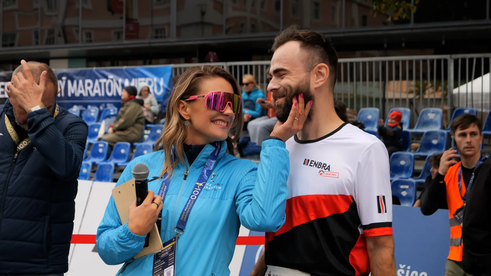 Radka Kovaľ Mazáková: Ako sa z televíznej moderátorky stala kráľovná motokrosového komentovania!