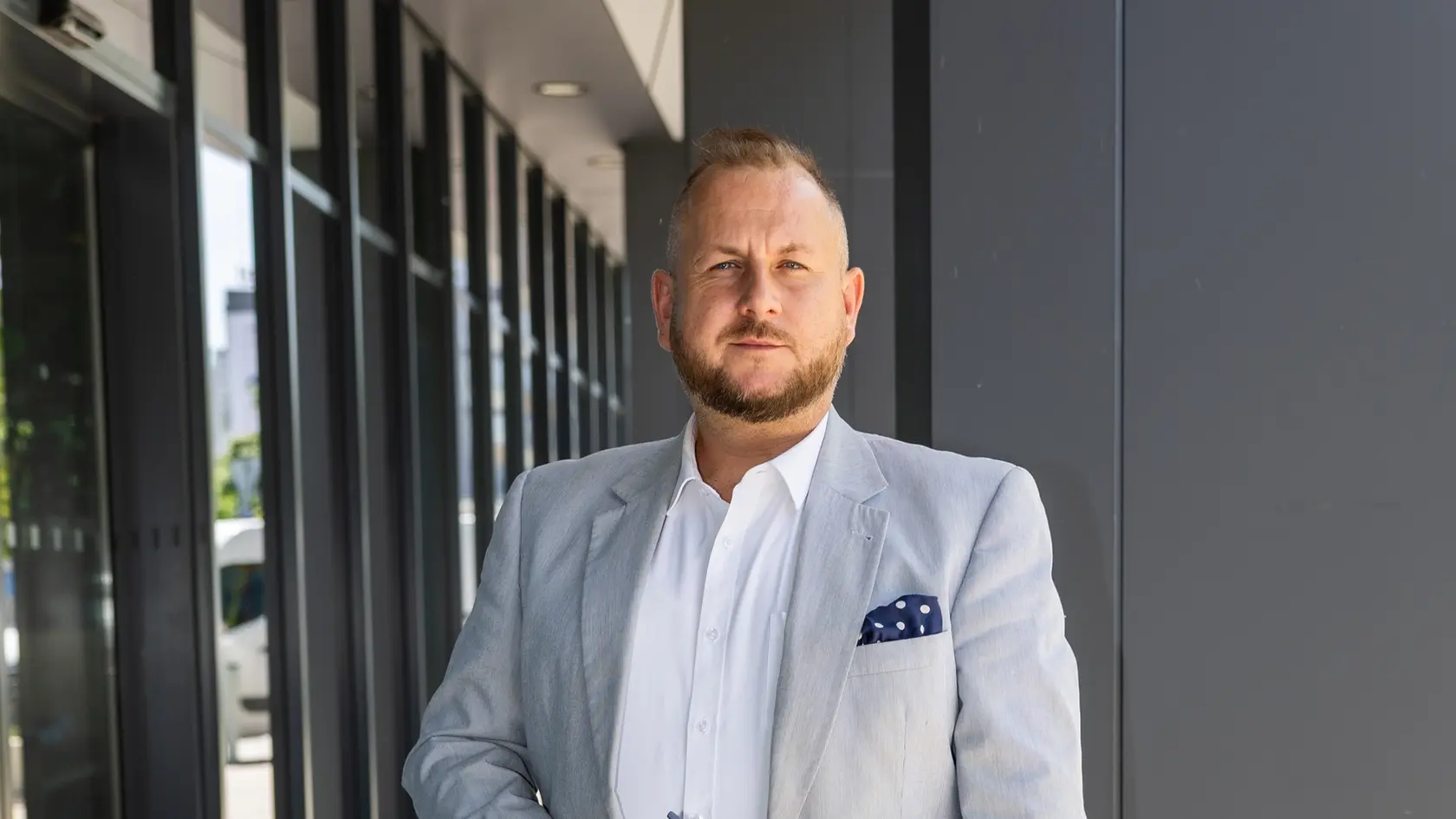 Známy spevák Martin Jakubec chce preraziť vo svete politiky.