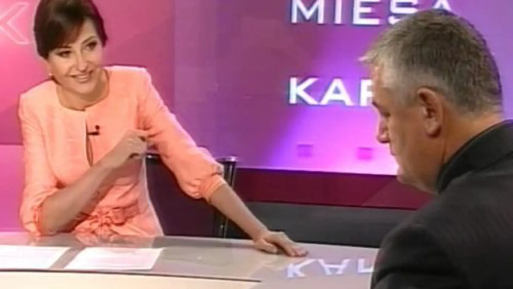 Silvia Kušnírová v čase, keď moderovala politickú reláciu.