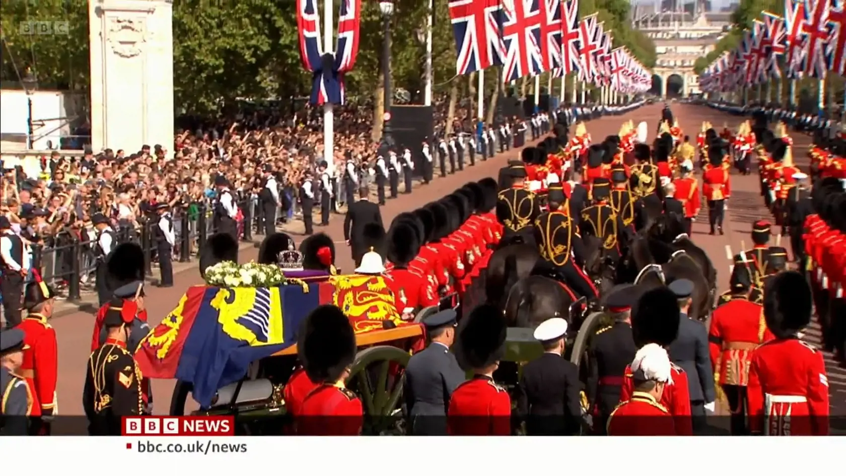 Kráľovná naposledy opustila Buckinghamský palác.