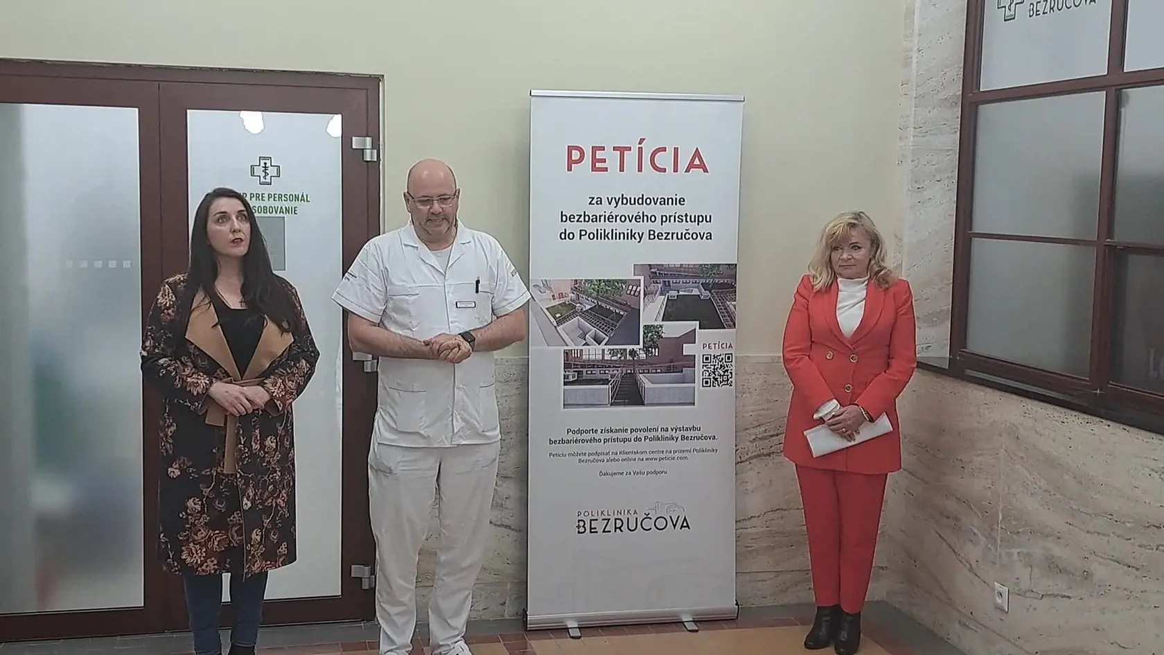 V tejto súvislosti bola iniciovaná petícia nielen za vybudovanie takejto rampy, ale aj za urýchlené konanie zo strany odvolacieho orgánu, ktorý musí vo veci námietky Bezručova Invest s.r.o. rozhodnúť.