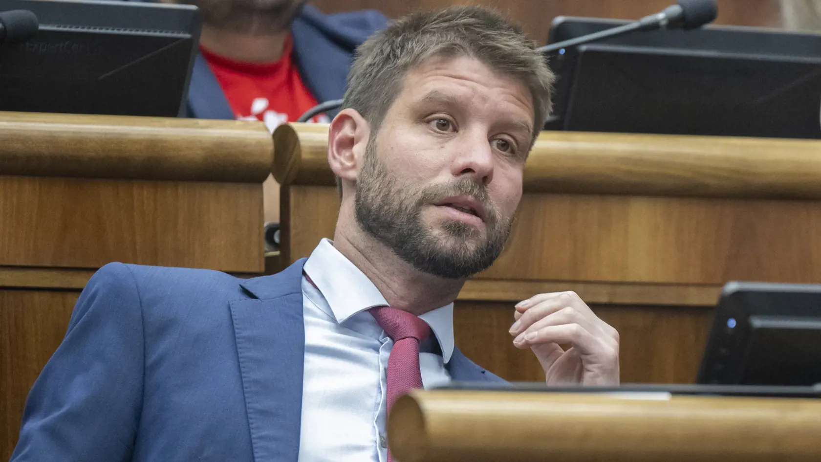 Na snímke poslanec Národnej rady (NR) Slovenskej republiky (SR) Michal Šimečka (Progresívne Slovensko) počas 19. schôdze parlamentu 3. októbra 2024 v Bratislave.