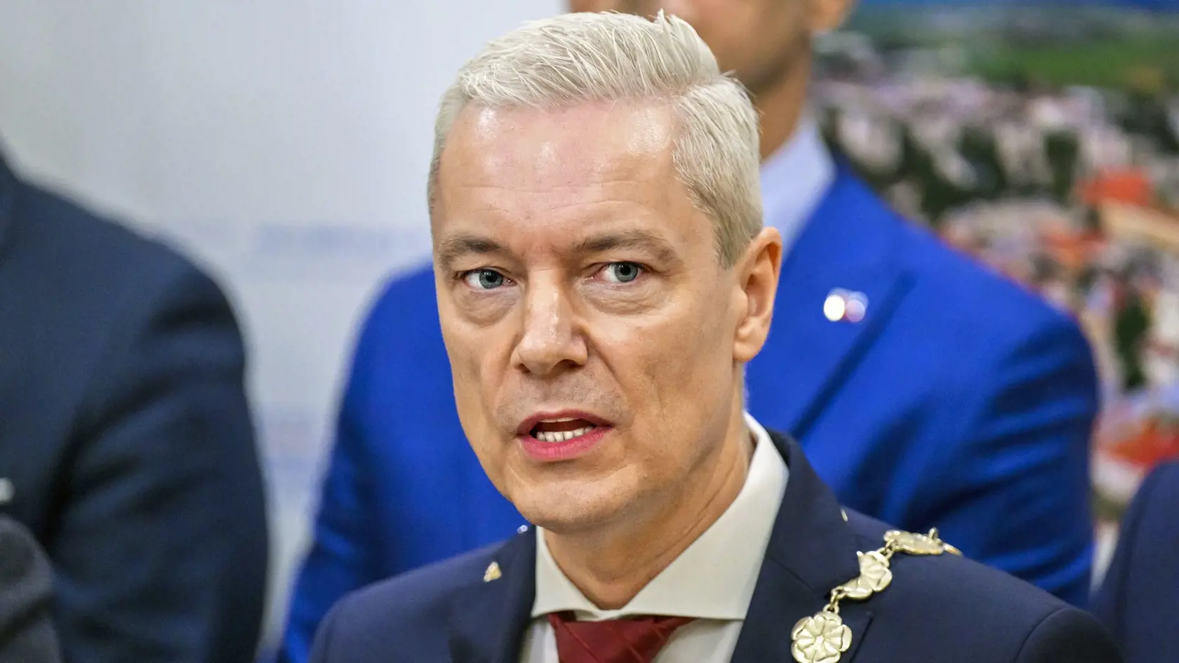 Kmecov post vicepremiéra pre plán obnovy môže získať Ján Ferenčák zo skupiny migaľovcov.