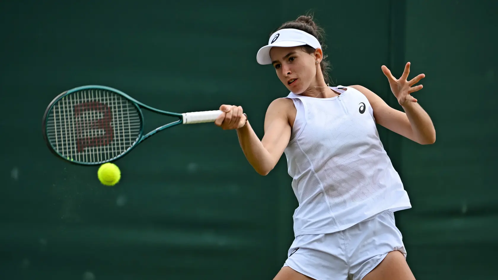 Mia Pohánková zdolala vo štvrťfinále dvojhry junioriek vo Wimbledone 2025 Austrálčanku Emerson Jonesovú.