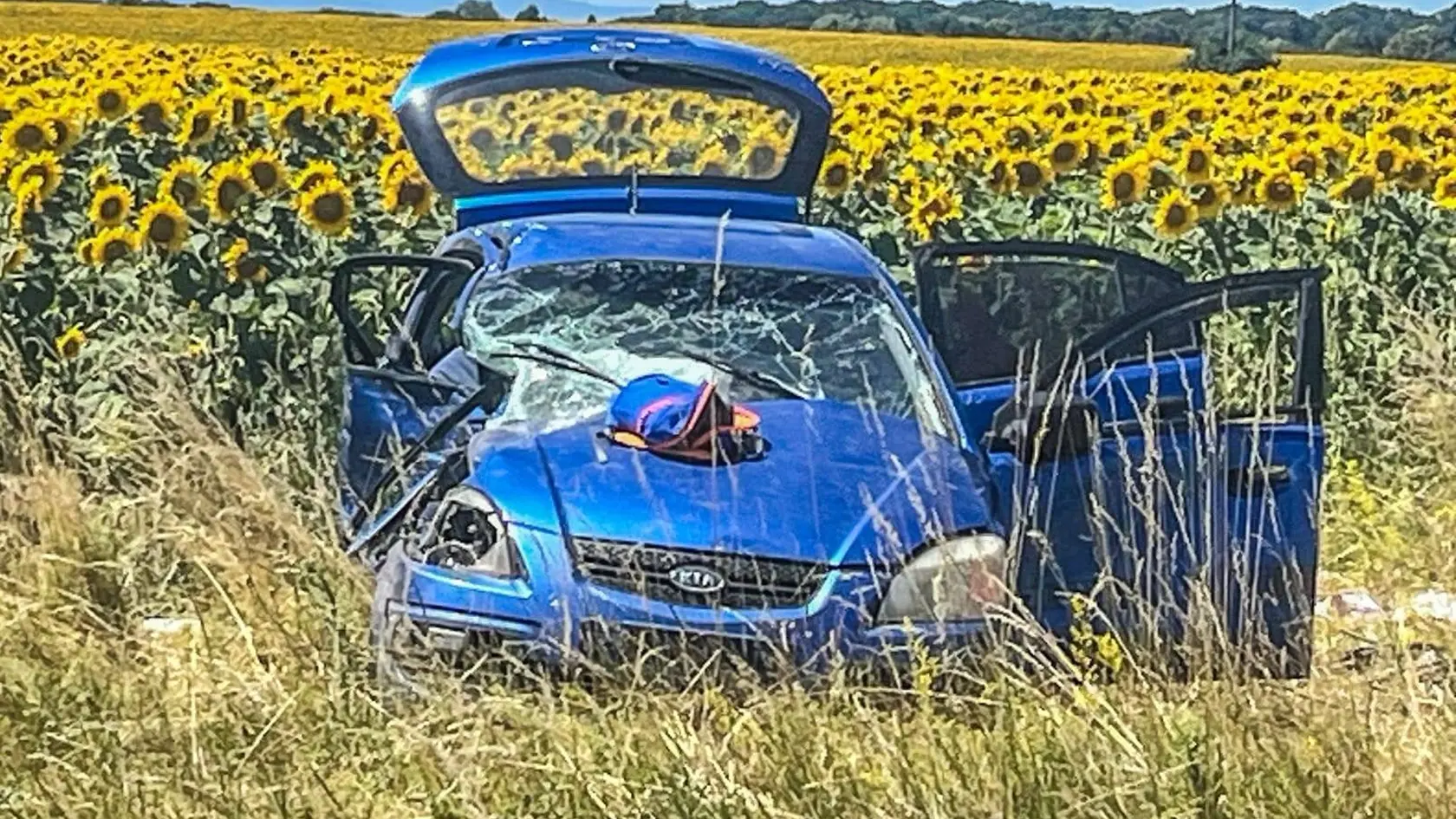 Polícia vyšetruje nehodu pri Pavlovciach nad Uhom, pri ktorej sa zranili aj deti.