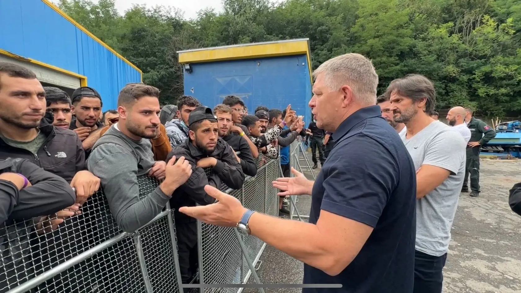 Fico sa pre médiá niekoľkokrát vyjadril, že jedinú vládnu alternatívu vidí v spolupráci Smeru a Hlasu.