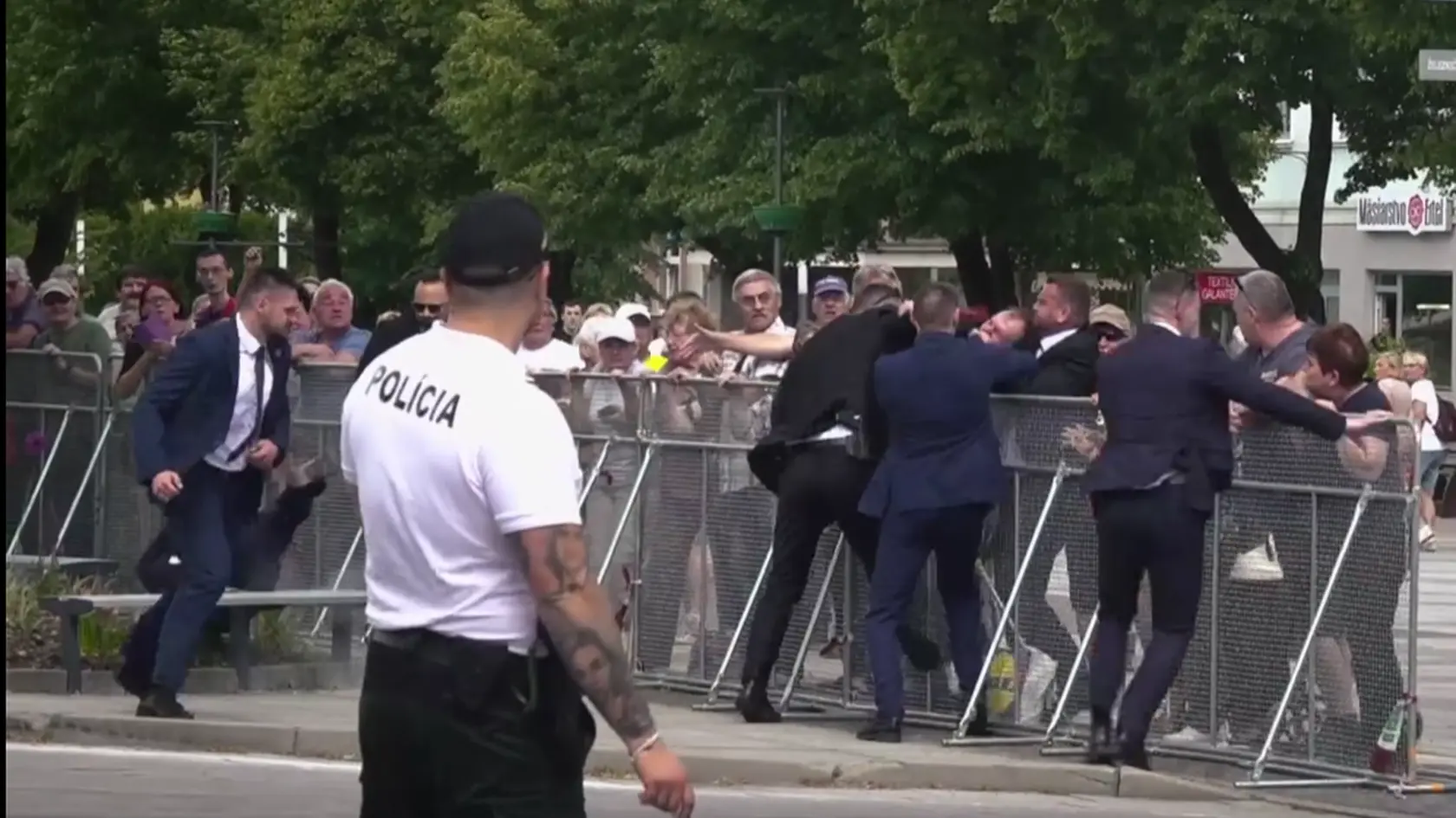 Doteraz nezverejnené zábery vo fínskom dokumente s názvom Slovensko v špirále násilia.