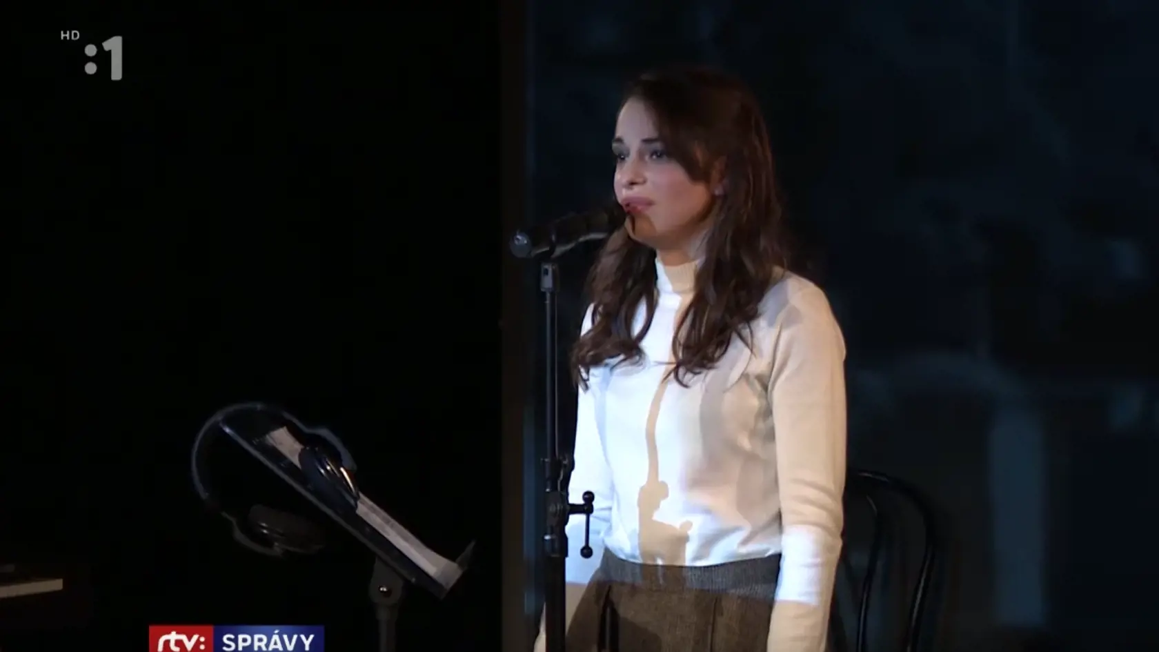 Hra SND Kabaret normalizácia alebo modlitba pre Martu. Herečka Monika Potokárová si zahrala Martu Kubišovú a počas jej spevu ľuďom naskakovali zimomriavky.