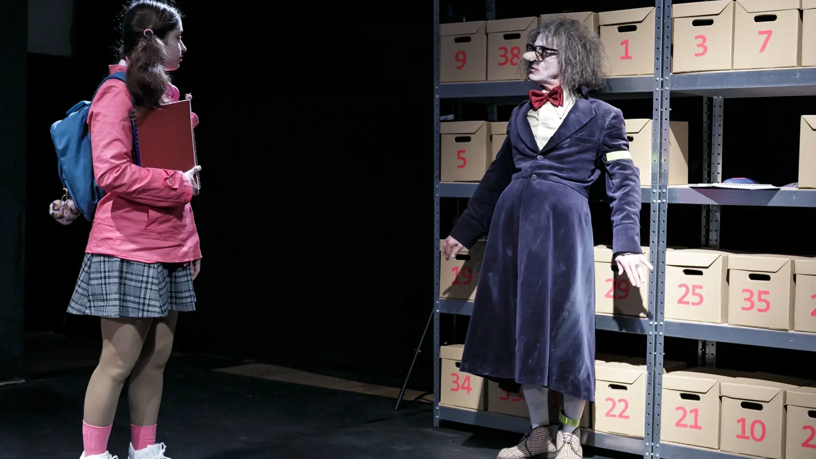 Na snímke sprava herci  Robert Roth a Monika Potokárová počas generálky inscenácie francúzskeho dramatika rumunského pôvodu Eugena Ionesca s názvom Lekcia v divadle Aréna v Bratislave 24. októbra 2019.