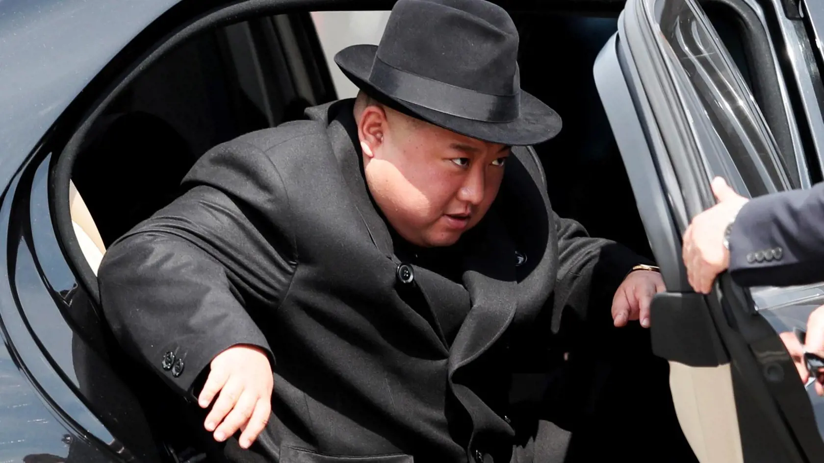 Špekuluje sa o smrti severokórejského diktátora Kim Čong-una. Prezident USA Donald Trump, ktorý s Kimom našiel spoločnú reč, to odmieta.