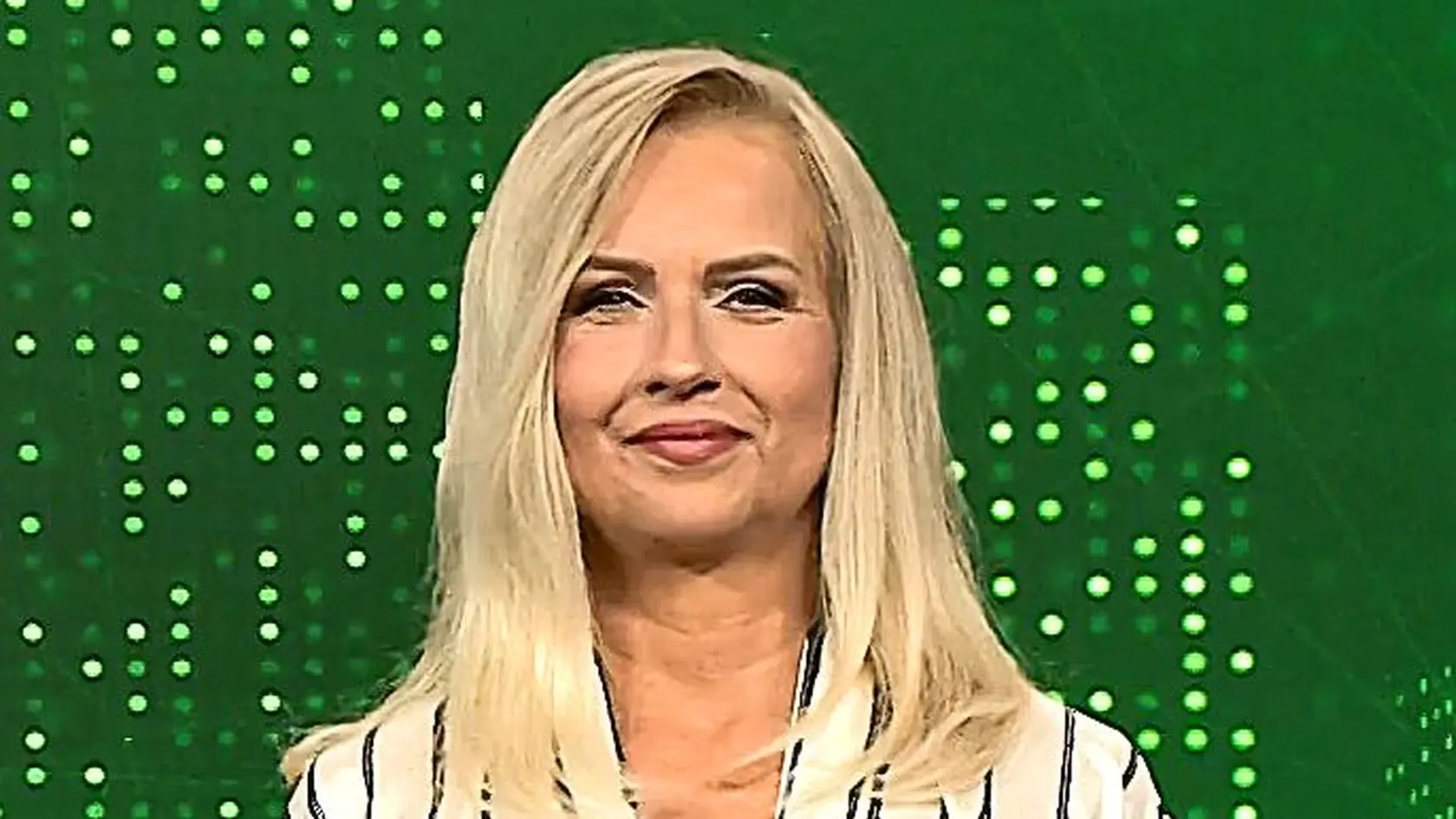 2025. Lenka je výrazne štíhlejšia.