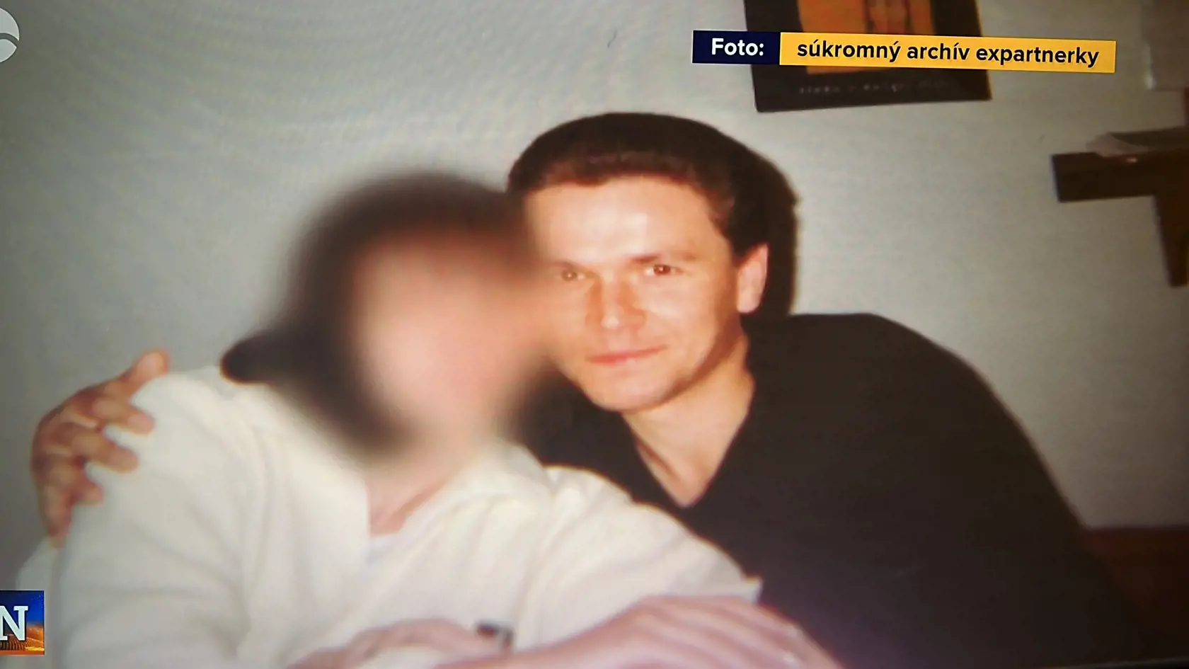 Žena nemohla chodiť von, záchranár jej kontroloval aj telefón. Keď mu oznámila, že od neho odchádza, udrel ju.