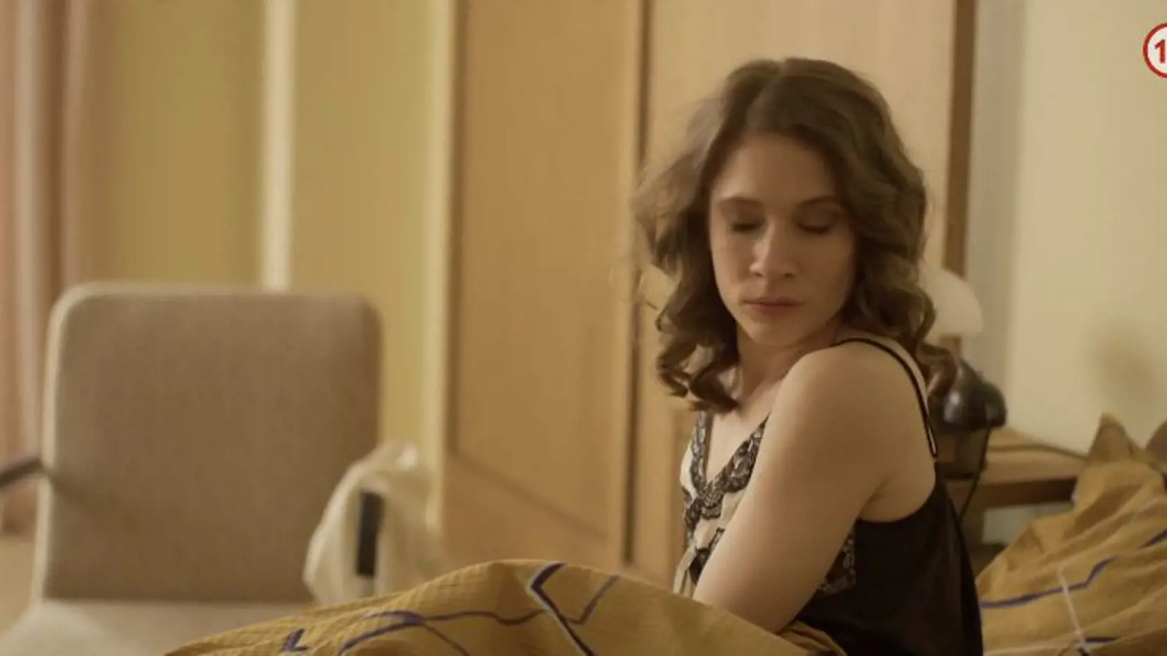 Lena sa ukázala v sexi nočnej košieľke. Po vášnivej noci ale bez slova odišla a nechala Holubca v posteli samého.