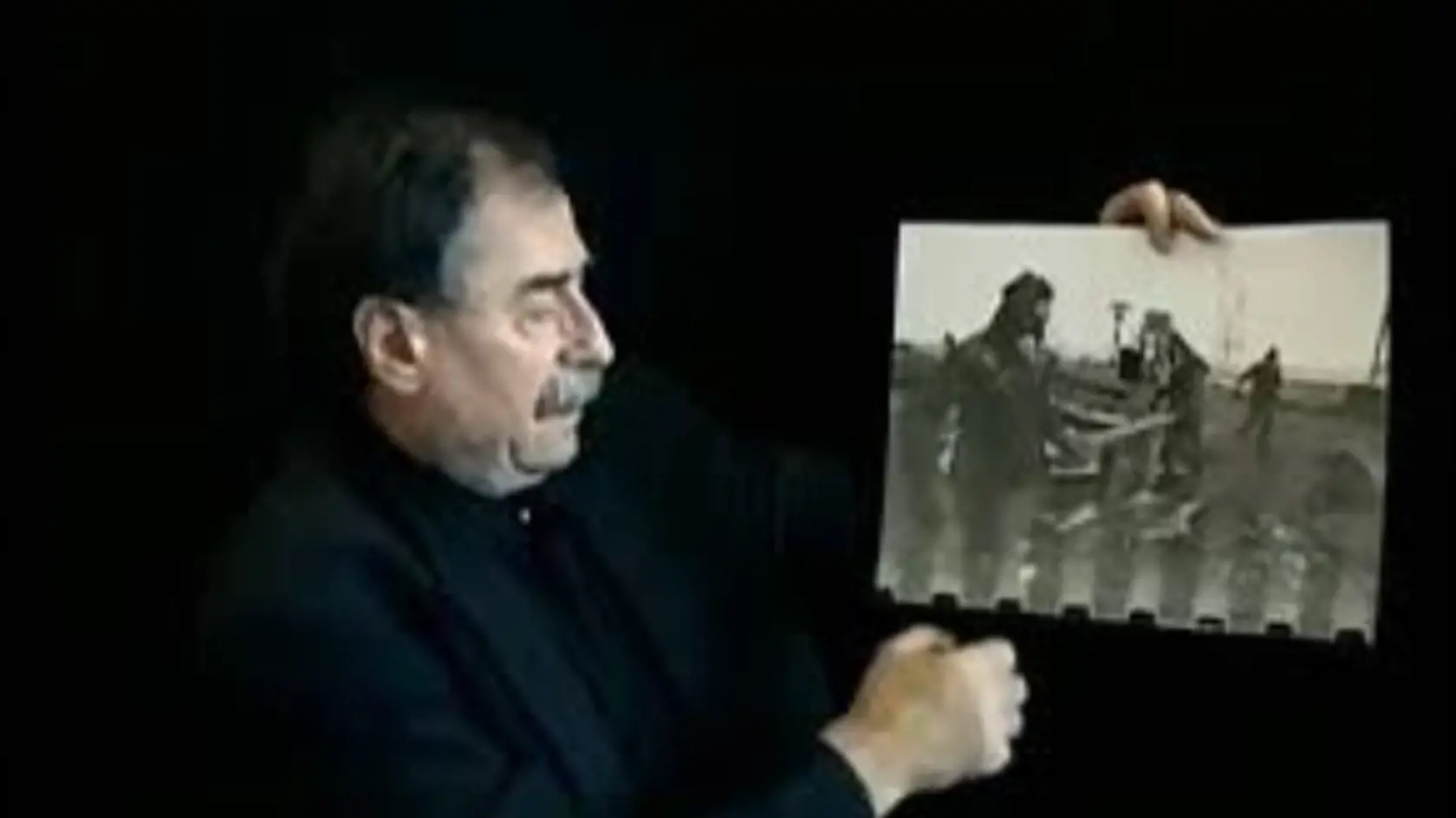 Igor Kostin s jednou zo svojich najznámejších fotografií.