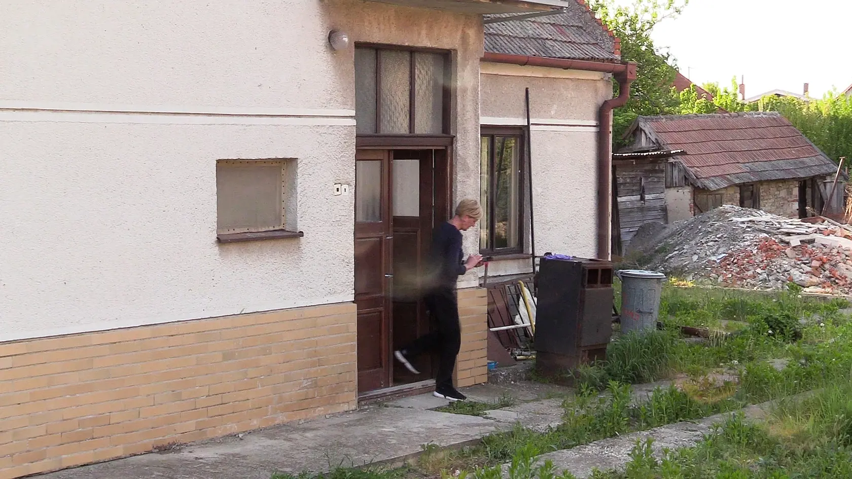 Dom Jána Kuciaka  († 27) a Martiny Kušnírovej († 27), v ktorom chceli prežiť krásne a dlhé manželstvo.