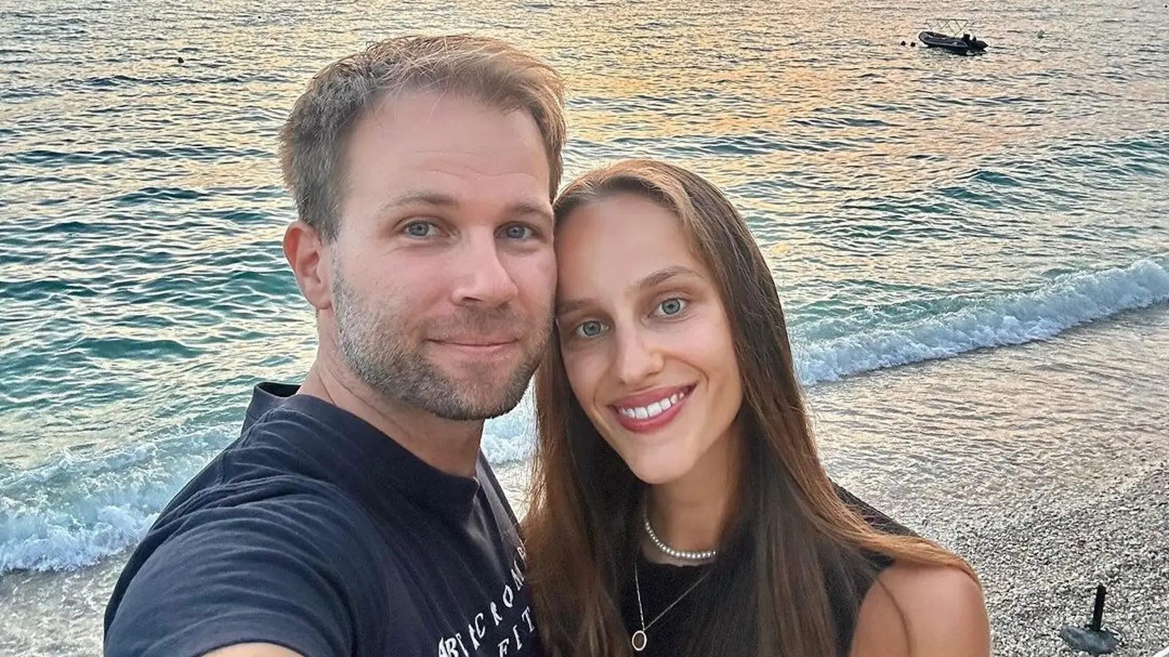 Tomáš Bezdeda a jeho manželka Ivana - je od Tomáša mladšia o 14 rokov. Myslíte, že to vidno?