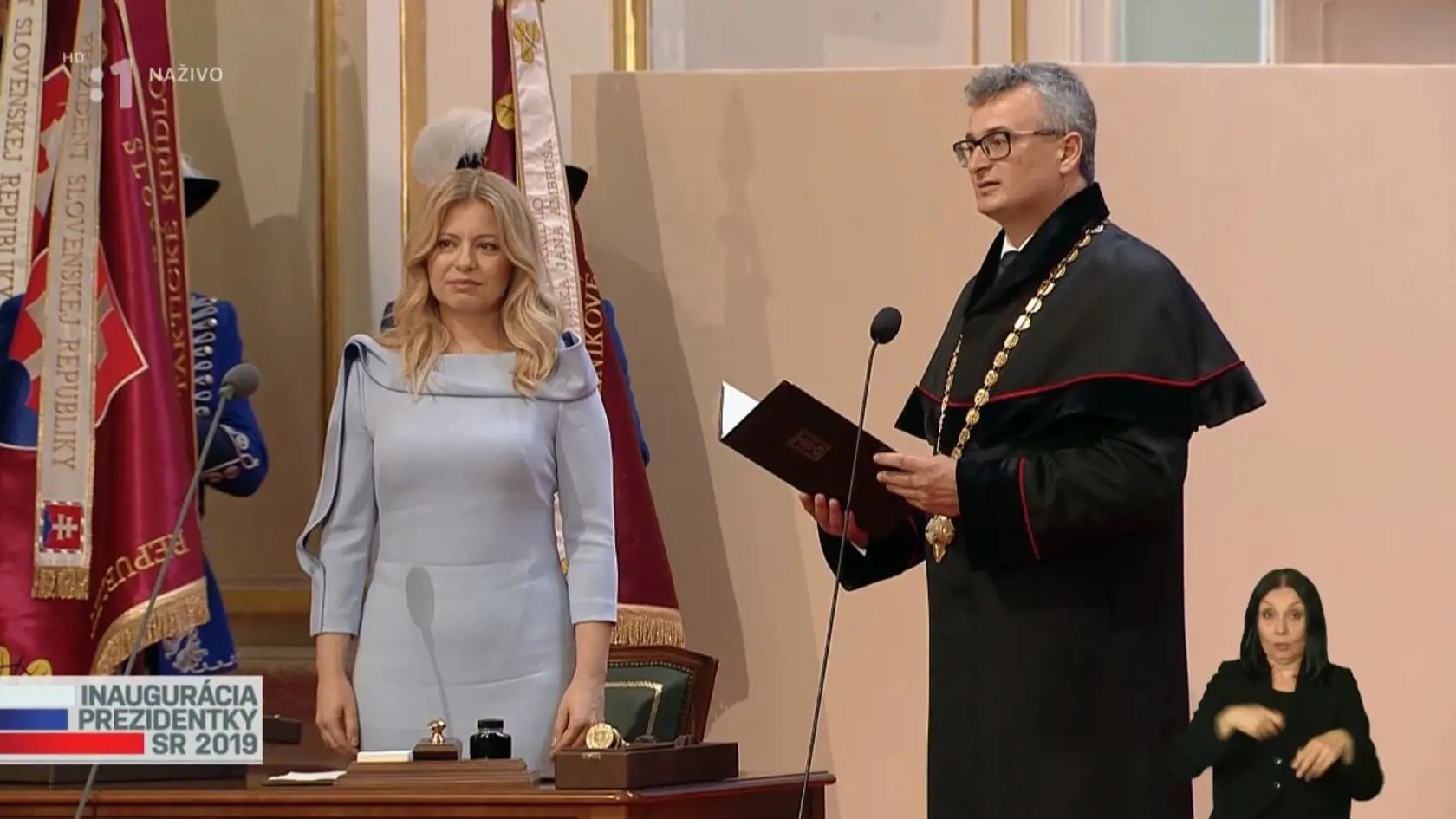 Zuzana Čaputová bola po celý čas inaugurácie vážna až smutná. Dnes už vieme prečo.