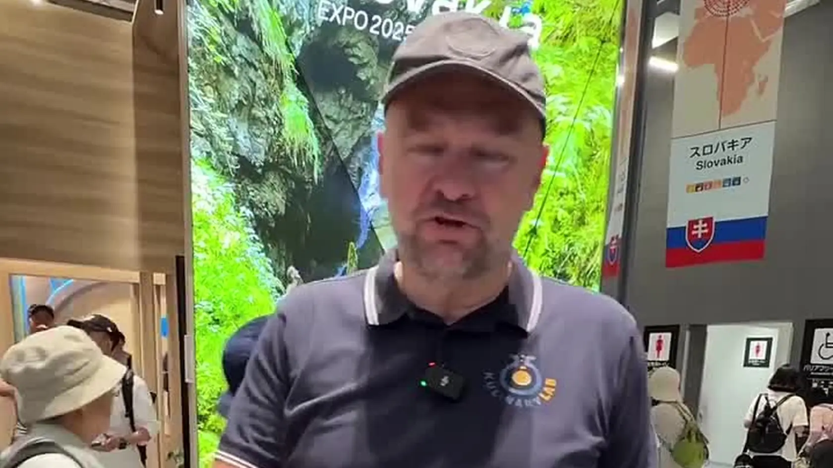 Zopár monitorov, nič viac... Takto reprezentuje Slovensko Andrej Danko a jeho nominanti. Hanba!," napísal exminister hiospodárstva z Jasponska.