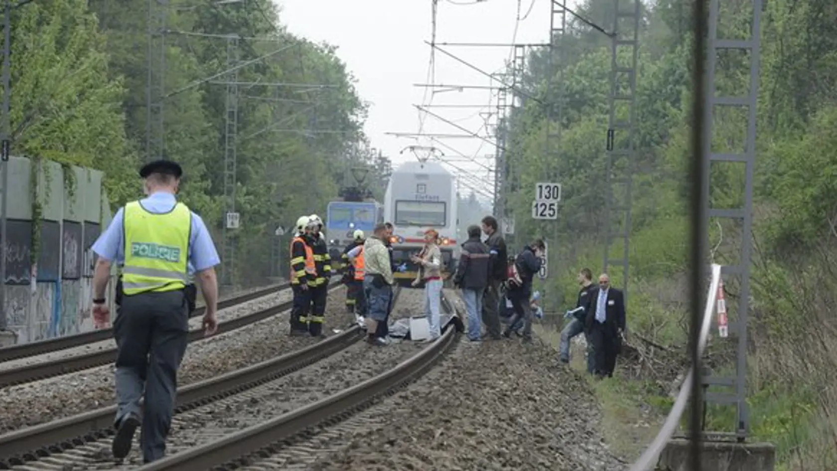 Koľajnice ležia len pár desiatok metrov od jej domu v Prahe