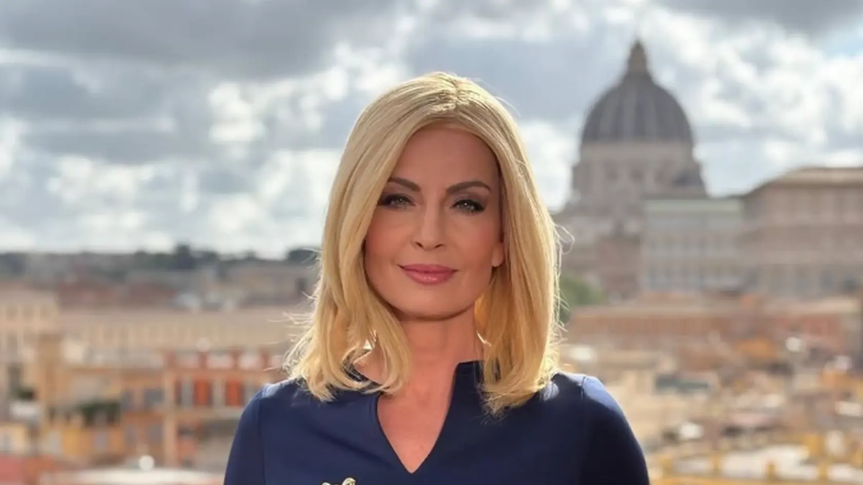 Moderátorka Marianna Ďurianová prinášala informácie priamo z Vatikánu. Diváci však riešili to, či má alebo nemá parochňu.