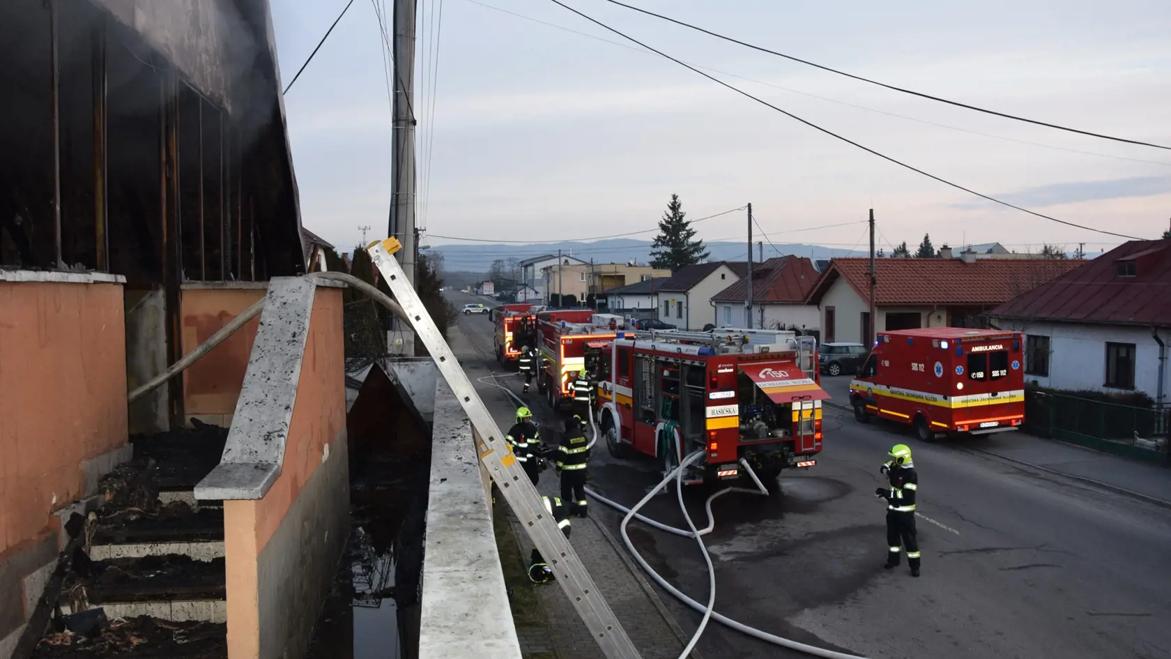 Následky požiaru penziónu v Sobranciach