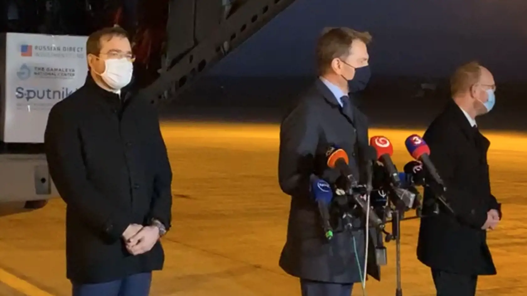 Premiér nevylúčil, že by sa Sputnikom dal sám zaočkovať.