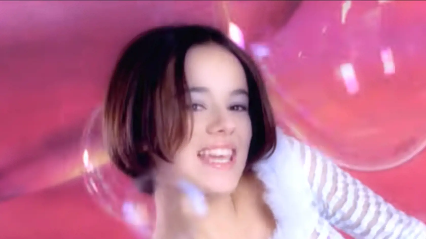 Alizée v klipe L´Alizé.